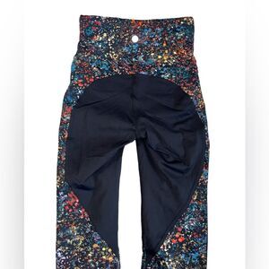 Lululemon Wake & Train Tight 28" Black / Flowerescent Multi Size 2 Stretch (B8)